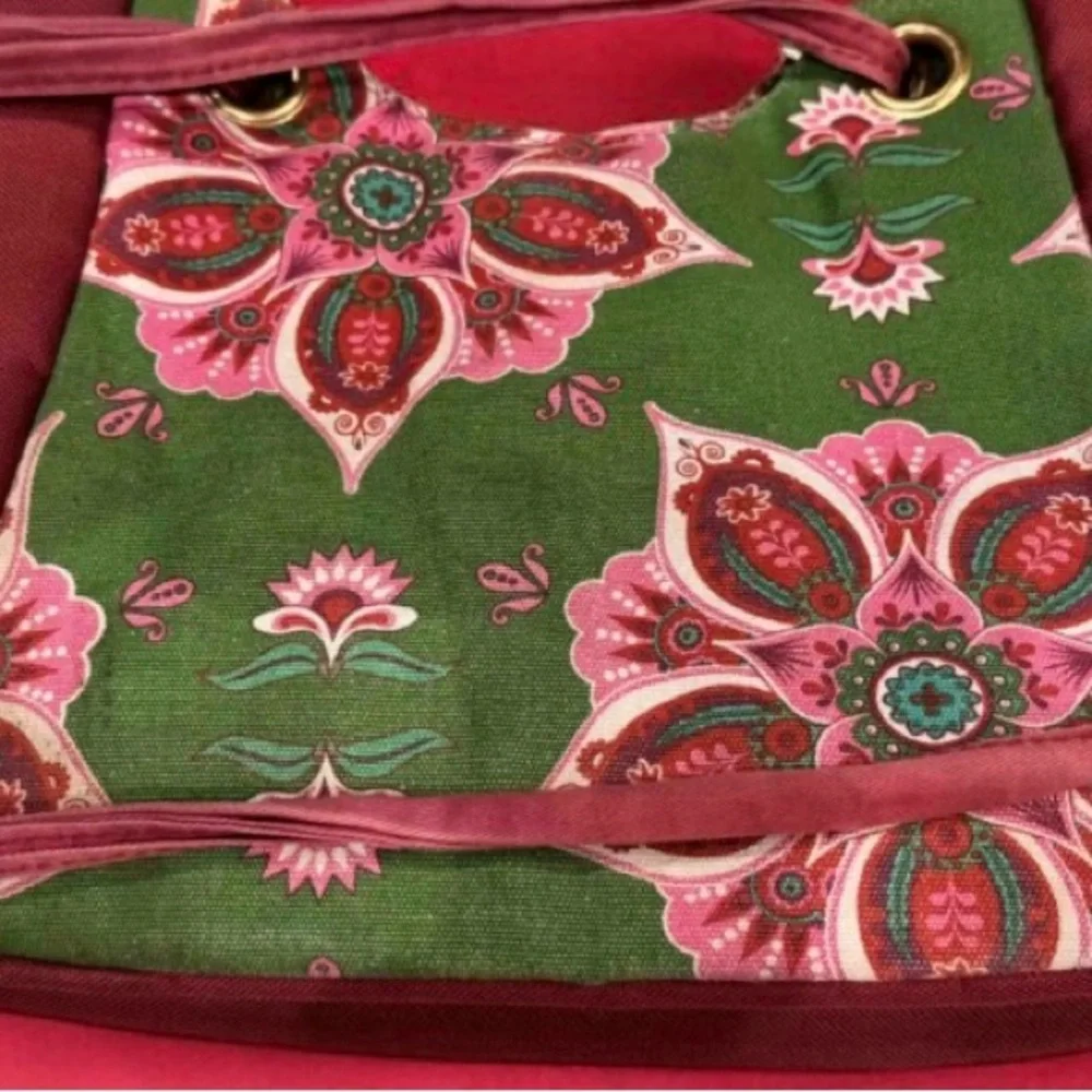 Floral Green and Burgundy Women's lunch Bag tote 15x10in